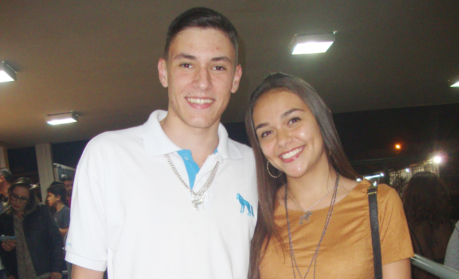 BEm sessão-risadas no “Municipal”: Luiz Fernando Assis e Mariana Cintra