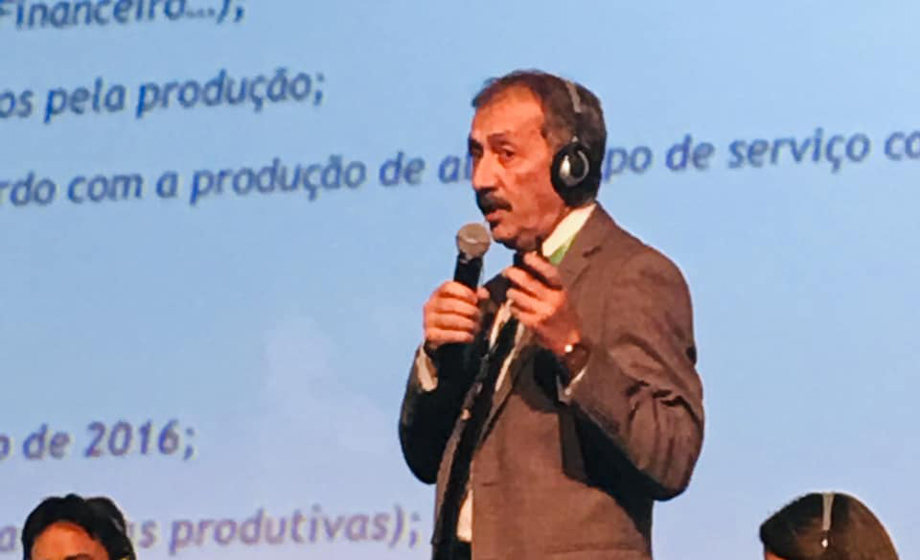  Nilson Ricardo Salomão (presidente da Unimed) palestrando em São Paulo