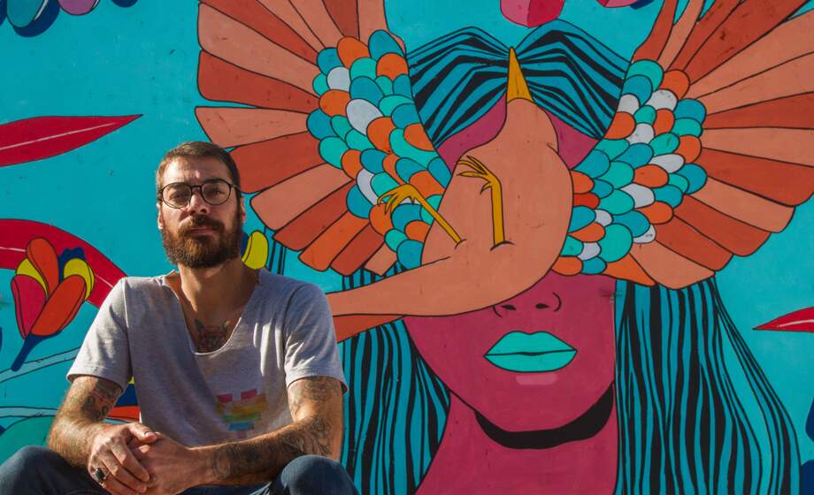 'Outras realidades': artista francano faz murais sobre questões sociais e sentimentalismo