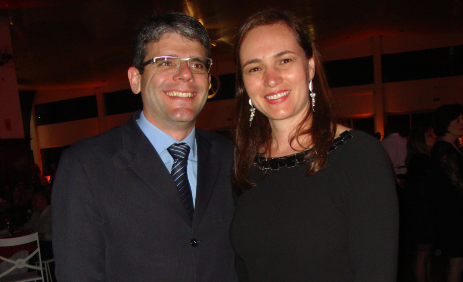 Alexandre Henrique Leonel-Wérica receberam convidados especiais. Em tempo: ao casamento de Alexandre e Wérica, há anos, eu também assinei lista de presenças