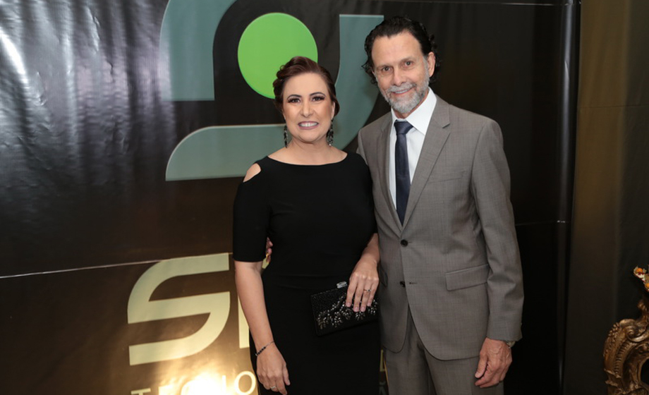 Adriane Micheletti e Agenor Gado, na Noite Pais Nota Dez & Mulheres Maravilhosas 2019