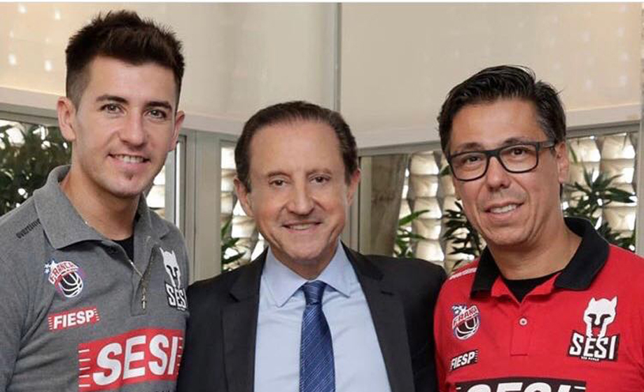 Na sede da Fiesp, Leo Schattmann com Paulo Skaf e Helinho Rubens, do basquete francano