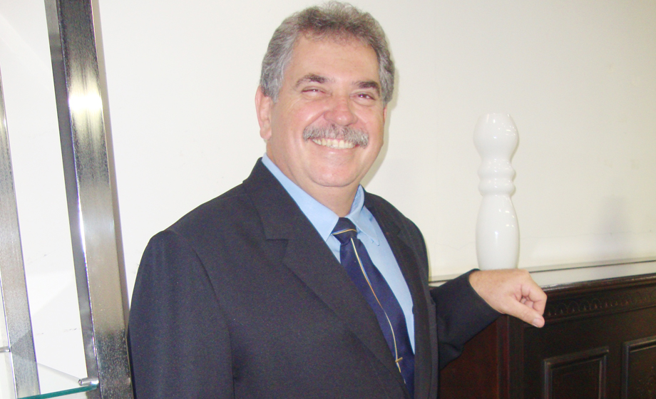 Toninho Menezes: um dos destacados articulistas do Comércio