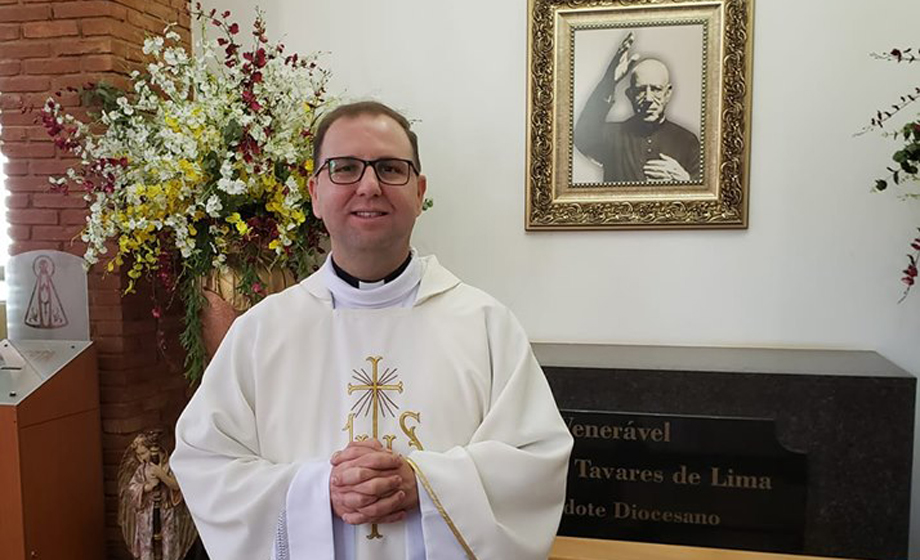 Padre Rogério Ruffo comanda hoje o jantar da Catedral, no Villa Eventos