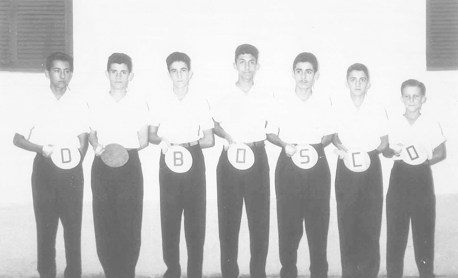 Essa moçada (claro, quando eram moços) fazia parte da Escola Dom Bosco, e formavam uma das melhores equipes de pingue-pongue da cidade