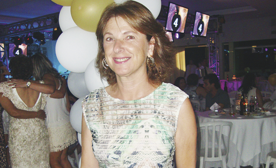 Sônia Meletti (sra. Gê Bittar) aniversaria na quinta. Parabéns!