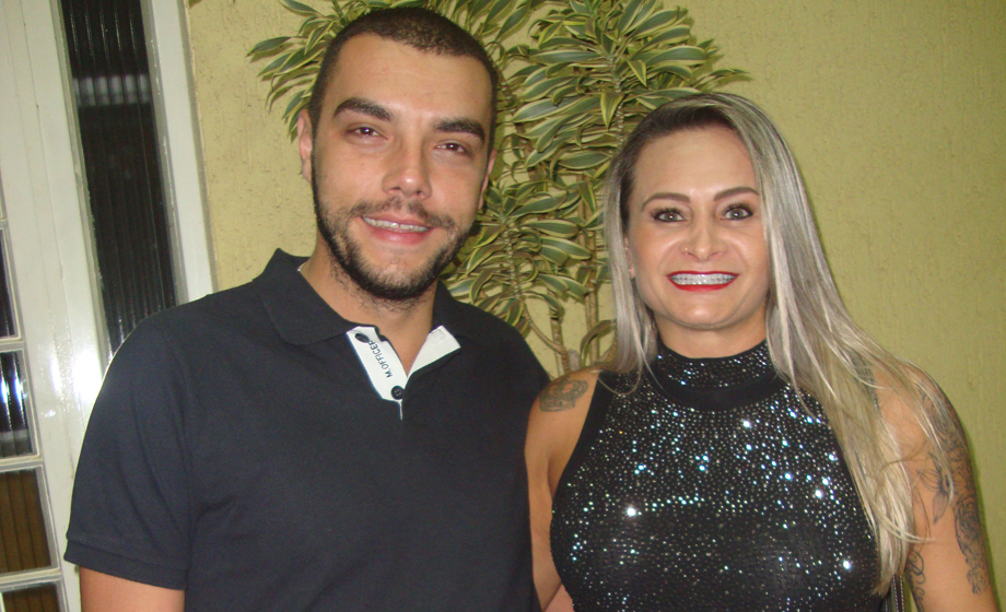 Bruno Messias e amada Mirna Dias (que aniversaria na terça)