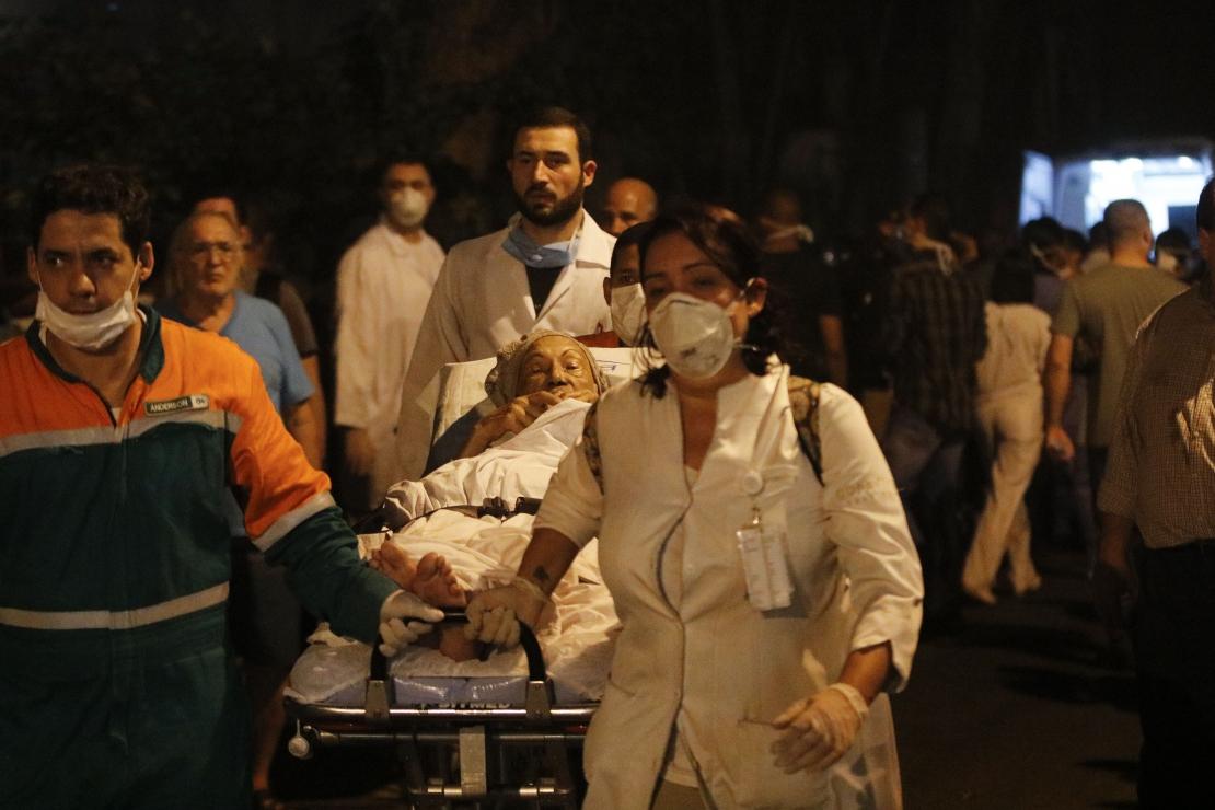 Incêndio atinge prédio do Hospital Badim, no bairro do Maracanã, zona Norte da cidade.
