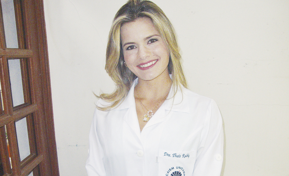 Competente (e linda, e chique) ginecologista/obstetra Thaís Rubly
