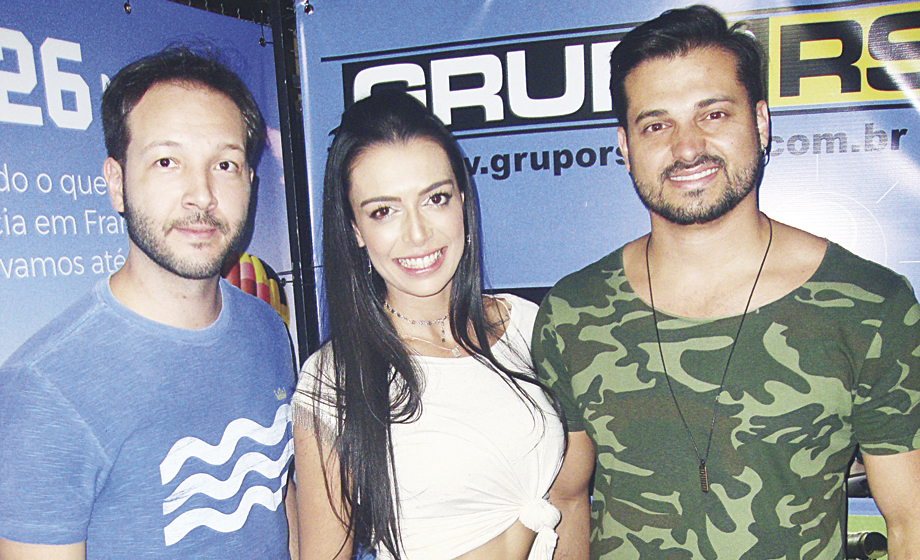 Do Grupo Musical “O Trio e Ela”:  Júnior Oliveira, Tassi Monteiro e William Maia. Ótimos!