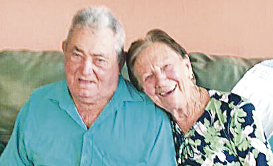 O sr. Antônio Lombardi completa nesta quarta-feira 91 anos de vida. Sua esposa, dona Lourdes Brandieri Lombardi, festejou 87 anos no último dia 3, e o querido casal completa agora  70 anos de união