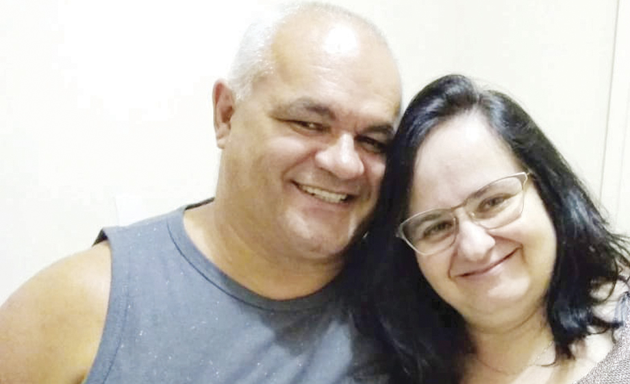 Quem aniversaria hoje é a dinâmica professora da Rede Municipal de Ensino, Rita Mozetti