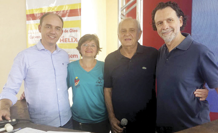 Alexandre Moherdaui, Sissa de Almeida, Adir Leonel e Agenor Gado, no leilão da Apae de Patrocínio Paulista