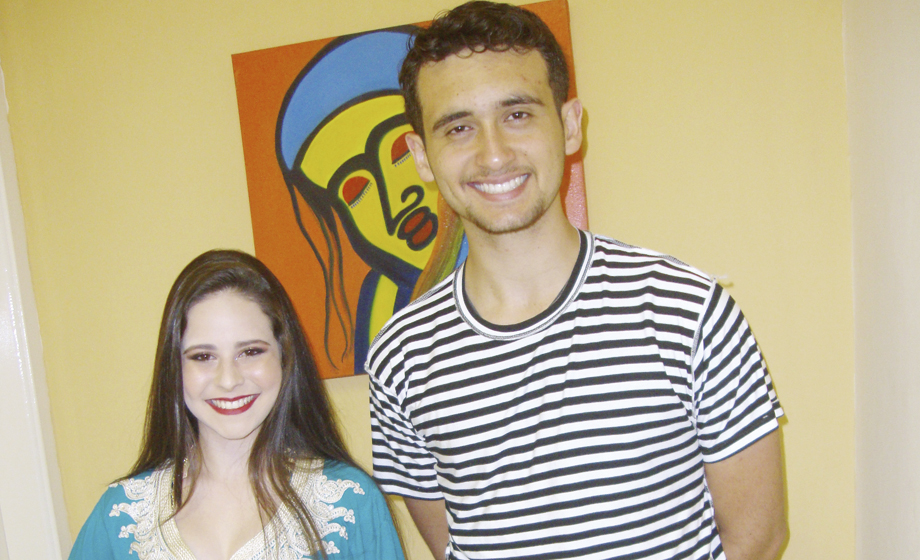 Isadora Castelli e Vitor Castro notados e clicados