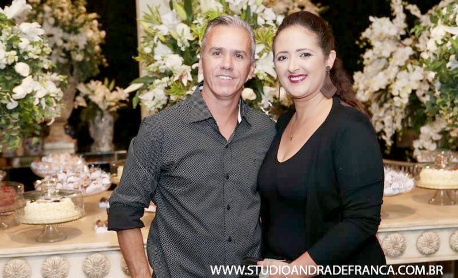 Famosa pelo seu brigadeiro no tacho, Marina Paiva com o marido Adilson Paiva
