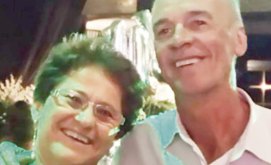 Quem aniversariou ontem foi nossa amiga, Santa Finoto Moscardini, esposa do nosso amigo Paulo Célio Moscardini, residentes há muitos anos no Caetitu