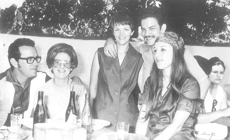 O leitor e amigo Aurelino de Paula Borges, o Liliko da Floricultura, enviou esta foto de seu noivado com a Magda, lá pelos idos de 1974