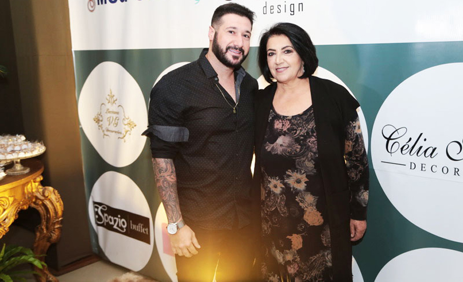 Decoradora talentosa e competente, Célia Mazza, com o filho Clayton Mazza