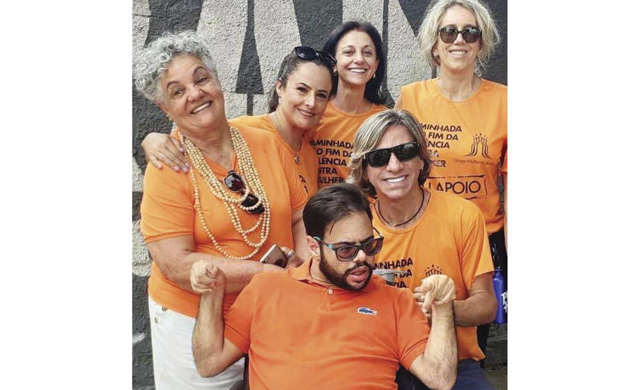 Maria Helena Cintra, Daniela Carloni, Beth Salloum, Zezé Rao, Fred Cintra e Well Miguel, na caminhada de domingo último