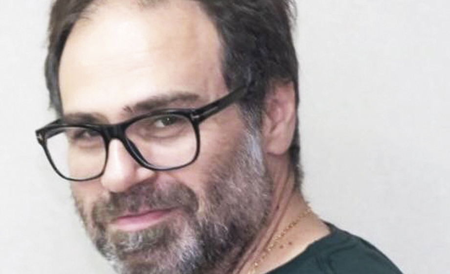 Gustavo Henrique Andrade em clima de festa, pelos 39 anos da marca Chaminé, quarta-feira (18)