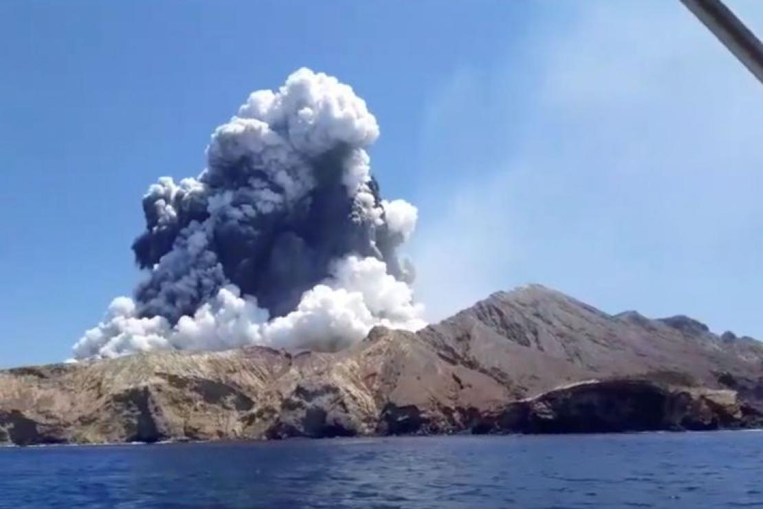 Fúria da natureza. Vulcão em erupção na Nova Zelândia