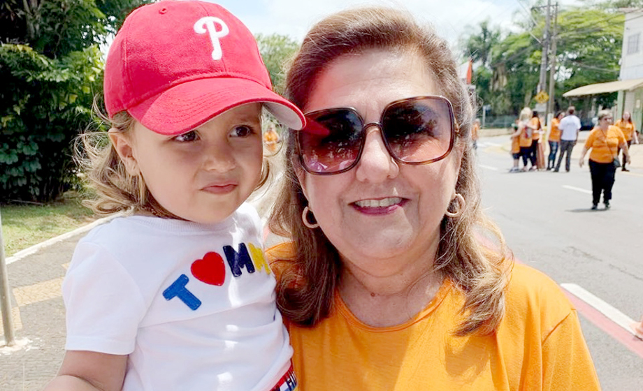 Com a netinha Julia (do casal Bruna e Franco Garcia), a empresária Dora Infante Bittar