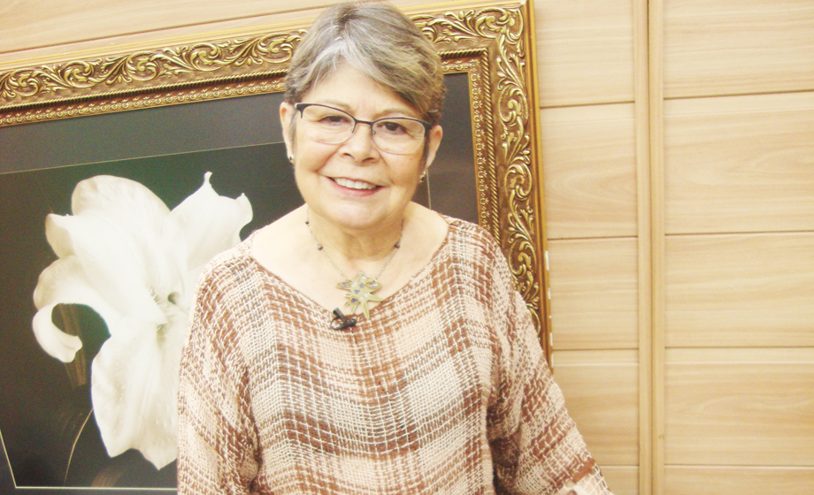 Profa. Alcione Oliveira, já aposentada. Sabe muuuito, também, da importância da música na vida do ser humano