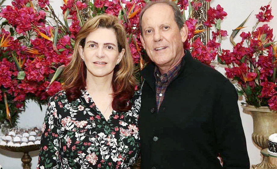 Dermatologista Rita Moscardini e seu marido Ademir Miscardini, na sede campestre do Centro Médico de Franca