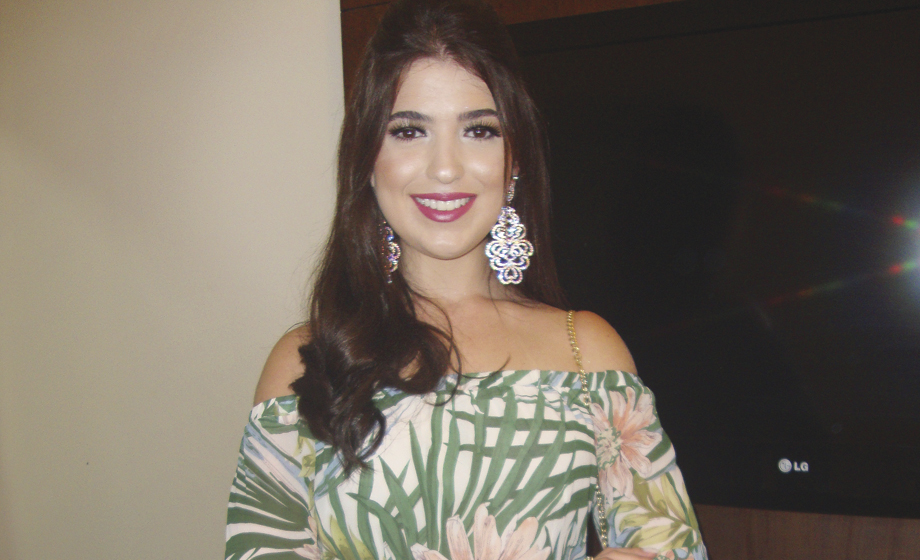 Nathália Andrade já voltou pra sua Goiânia. Arrematará Odontologia, lá na UNIP