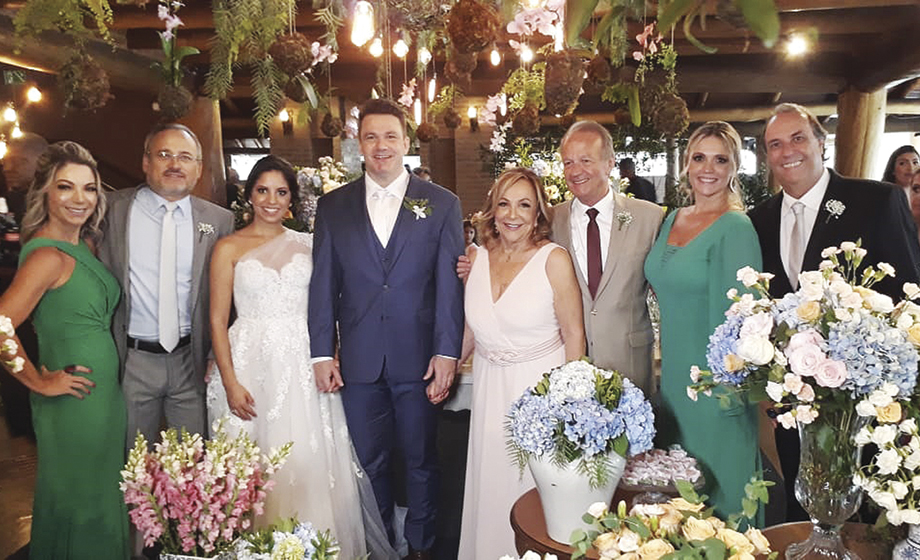 Ao lado da Carol e Juninho, irmãs,  cunhados e padrinhos, Cláudia e Joaquim e Roberta e Tom. 