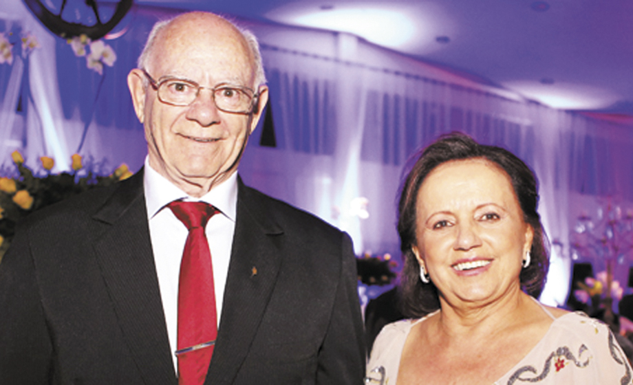 O advogado e empresário Dr. Fábio Liporoni lança na próxima sexta-feira, na Casa da Cultura de Franca, 3 livros de sua autoria