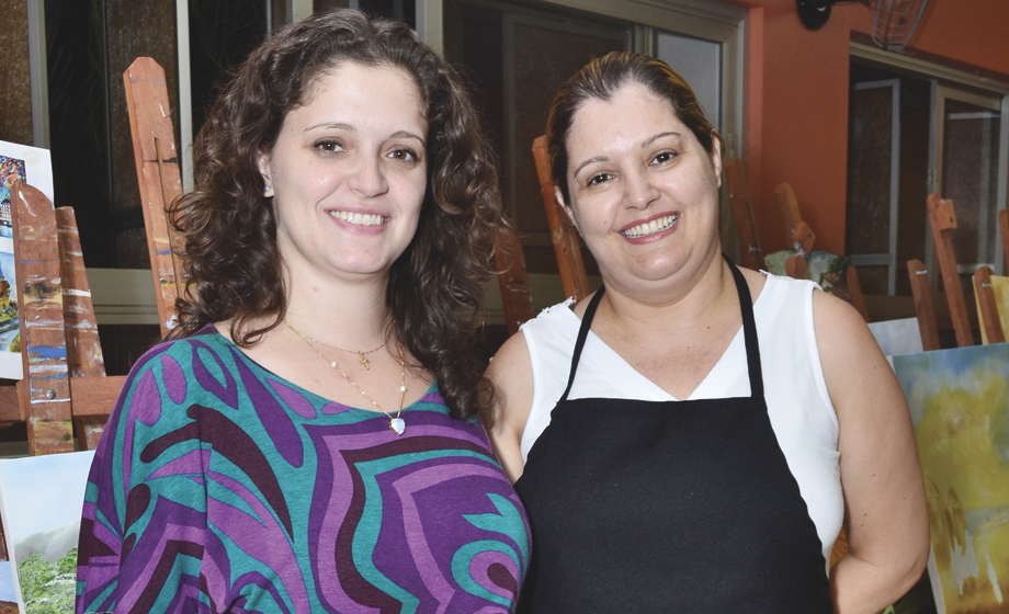 Camila Nocera (chegando de maravilha de passeio) e Áurea Couto