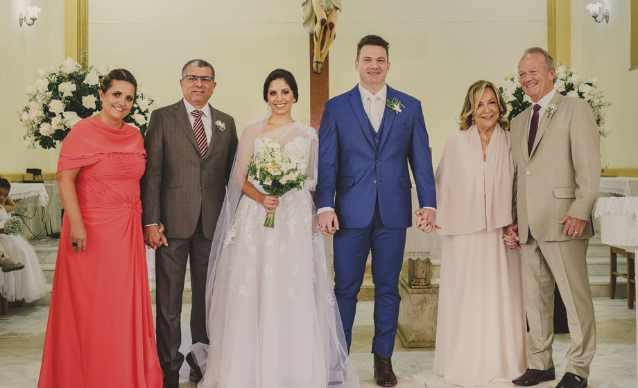 Os noivos com seus pais, Marco Antônio e Luciane (dela) e Valdes Rodrigues e Maria Aparecida (dele)