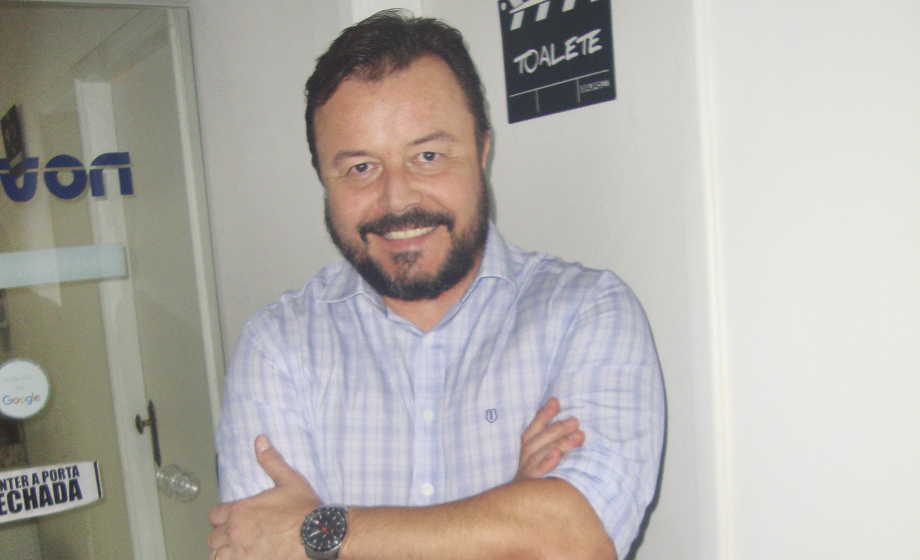 O psicólogo Roberto Piotto atende crianças, adolescentes, adultos e idosos
