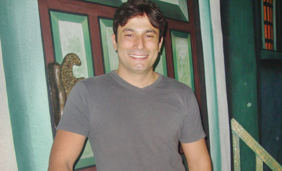 Douglas Oliveira (participou do Quebra-Nozes) trabalha com arte circense