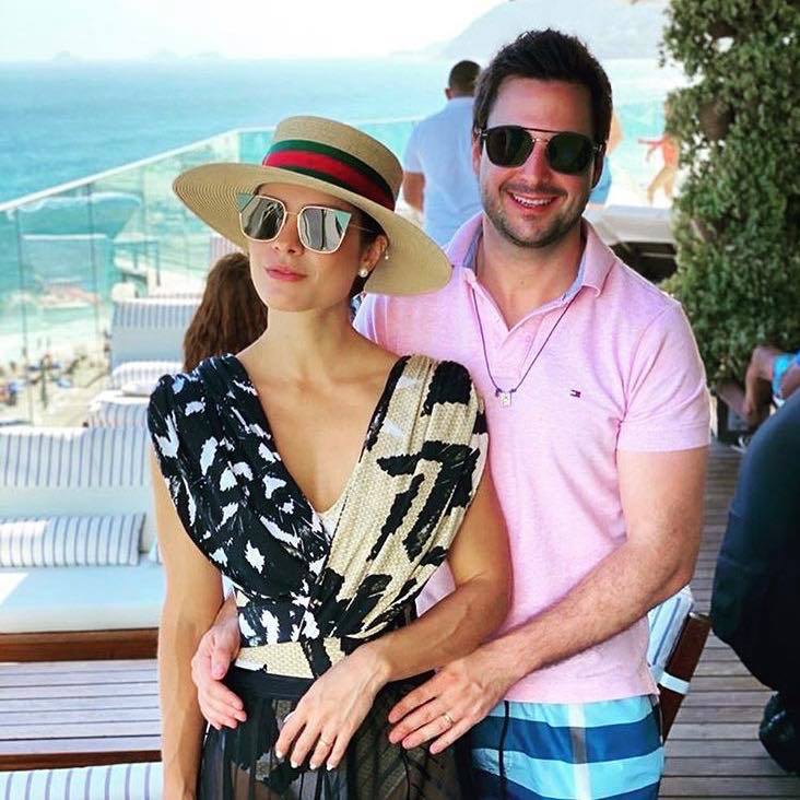 Com a mulher Amanda Savegnago, o diretor de marketing da rede Savegnago de supermercados, Murilo Savegnago 