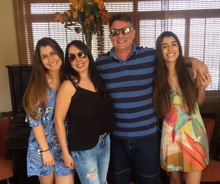 Casal Daniela Sanches (Bio Spa) e Daniel Mandel, com as filhas/gracinhas Manuela e Gabriela