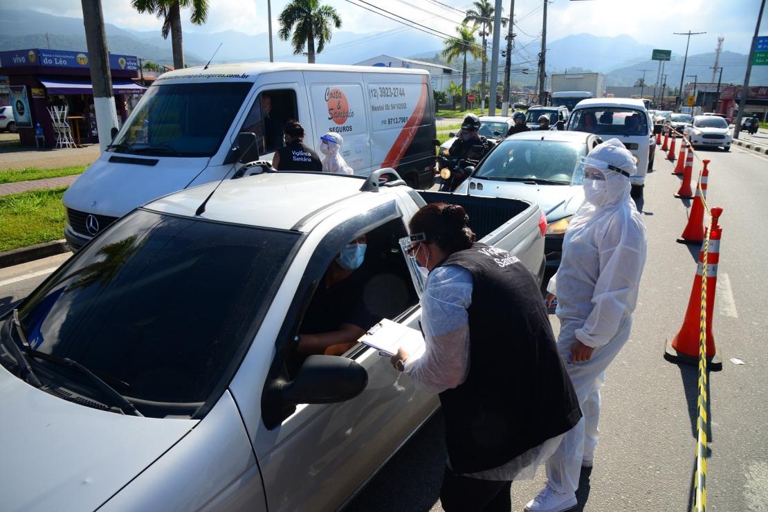 Bloqueio em Caraguatatuba