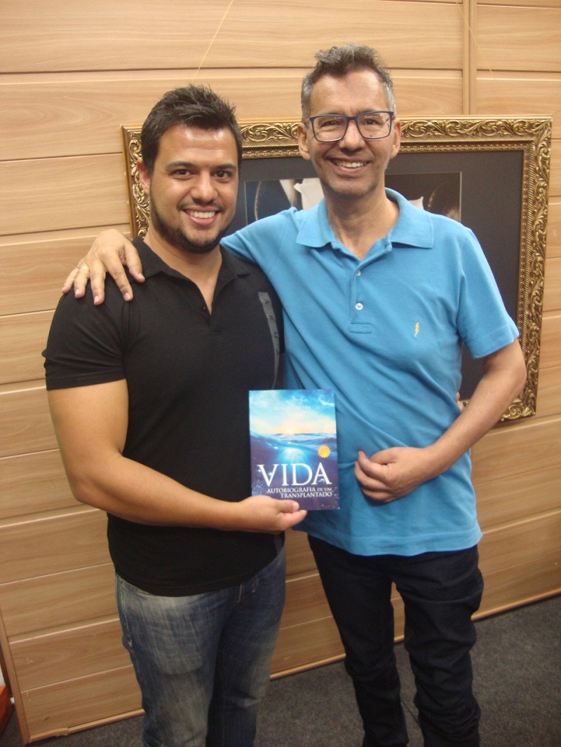 Rafael e papai Renatinho Neves (de quem ganhei o livro “Vida -Autobiografia de um transplantado”)