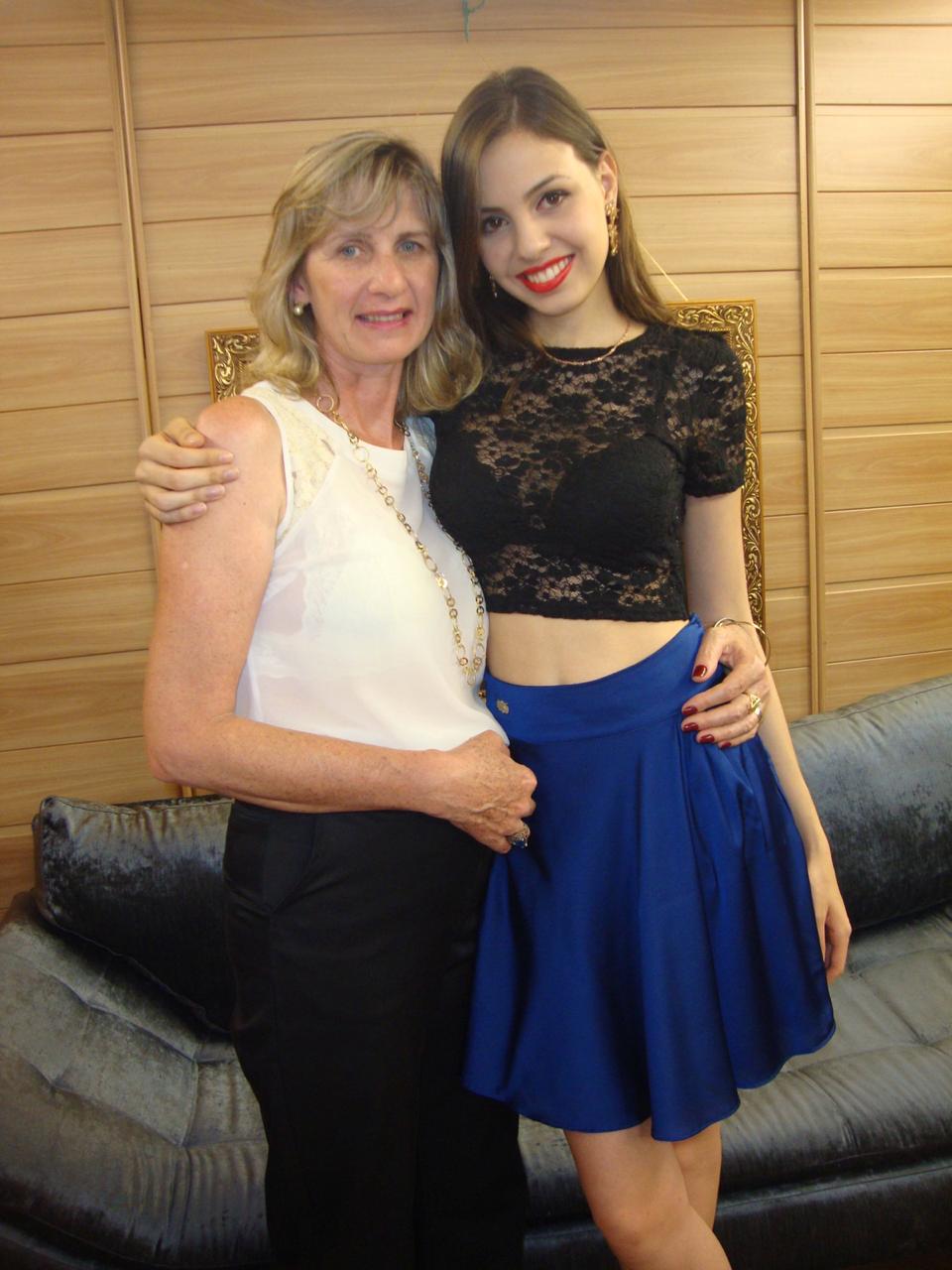 Pit Stop pra clic da coluna: mamãe Silvina e filha (modelo e futura jornalista) Bárbara Justi.