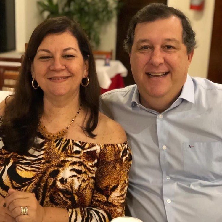 Renato Tadeu Barufi (com apoio de sua Suzi) comanda o departamento social do conceituado Centro Médico de Franca