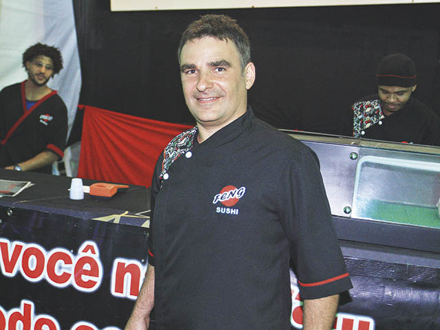 Danilo Vecchi está feliz com o sucesso do Feng Sushi; um dos tradicionais na área de japanese food, em Franca 