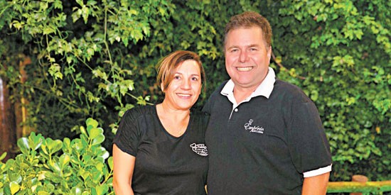 Elis Regina do Val e Serginho do Val comandam o êxito em dose dupla do Buffet Empório e Billy The Kid Burgers e Grelhados