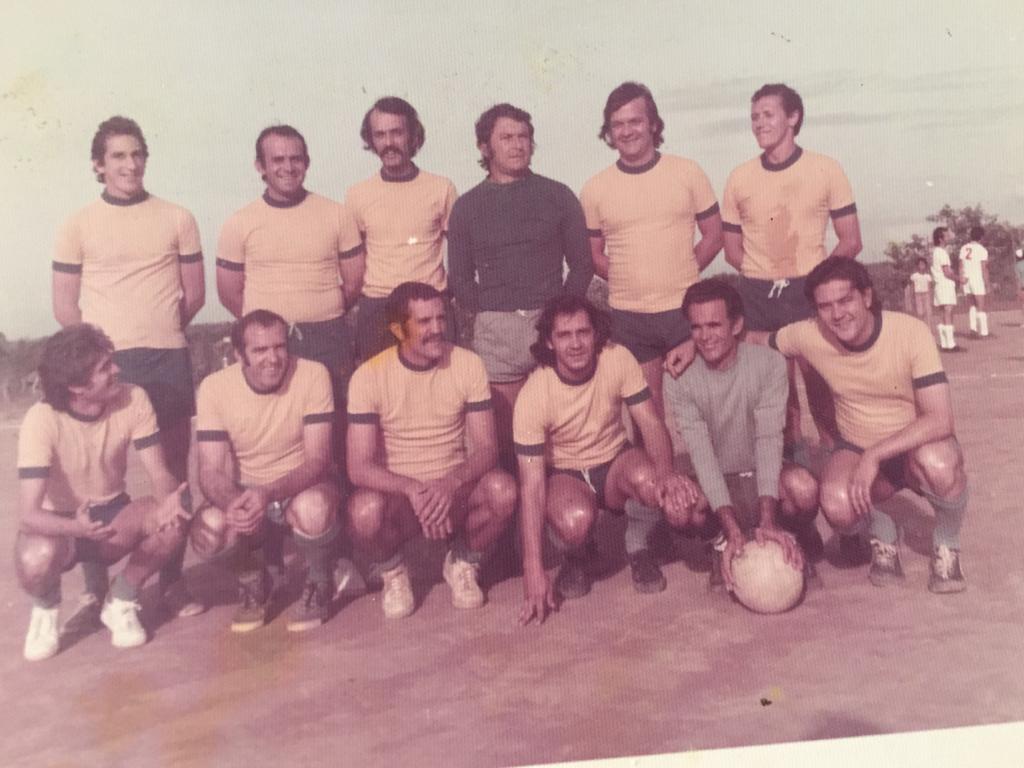 Em pé, da esquerda para a direita: Geron, Orlando, Wanderley, Afrânio, Valdes(olha eu alí) e Maxi.  Agachados: Roberto Engler, Milton Raimundini, Zé Marcos, Edward, Olney Maníglia e Reinaldo.