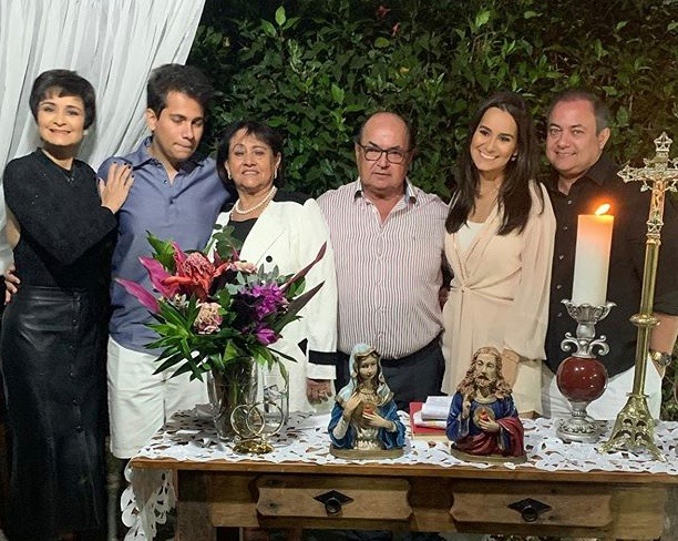 Maria Helena e Edson Arantes, com a nora Rejane, os netos João Pedro e Maria Laura e o filho Juliano