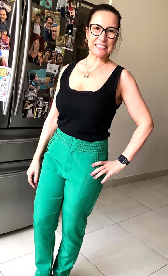 Agora, com 20 quilos mais magra, a querida (simpaticíssima) Adriane Micheletti esbanja felicidade por aí