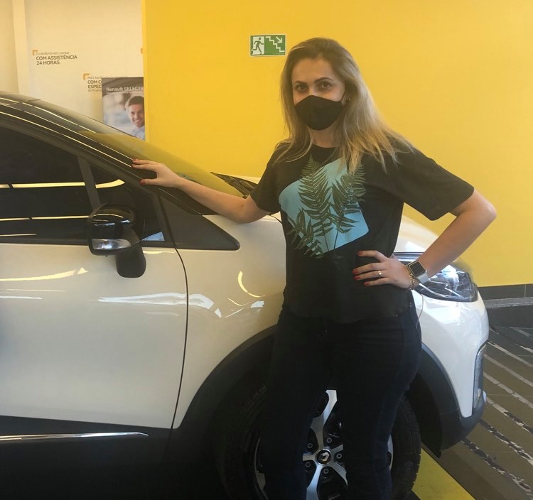 Competente gerente de vendas da Euro-Renault em Franca, simpaticíssima, Suzi Conte