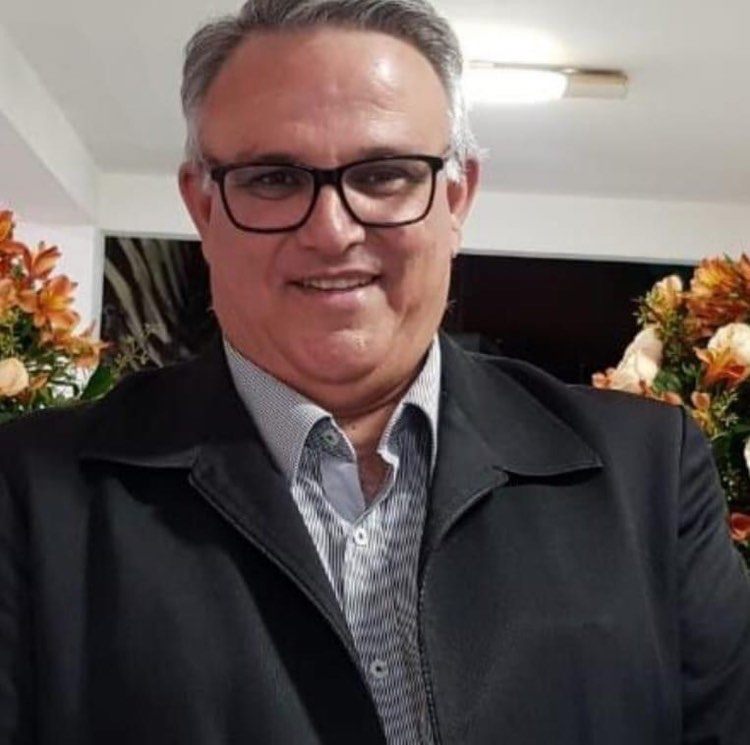 O sacerdote José Geraldo Segantin, pároco da Igreja Santo Antônio, em Franca, agora na Difusora