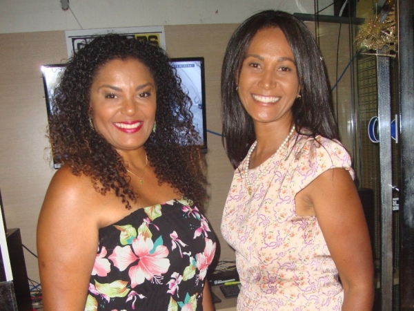 Irmãs e hoje grandes artesãs: minhas amigas Aldara e Gabriela Ferraz.