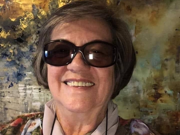 Professora e artista plástica Maria Helena Silvestre, muito querida por todos que compõem seu rol de amigos